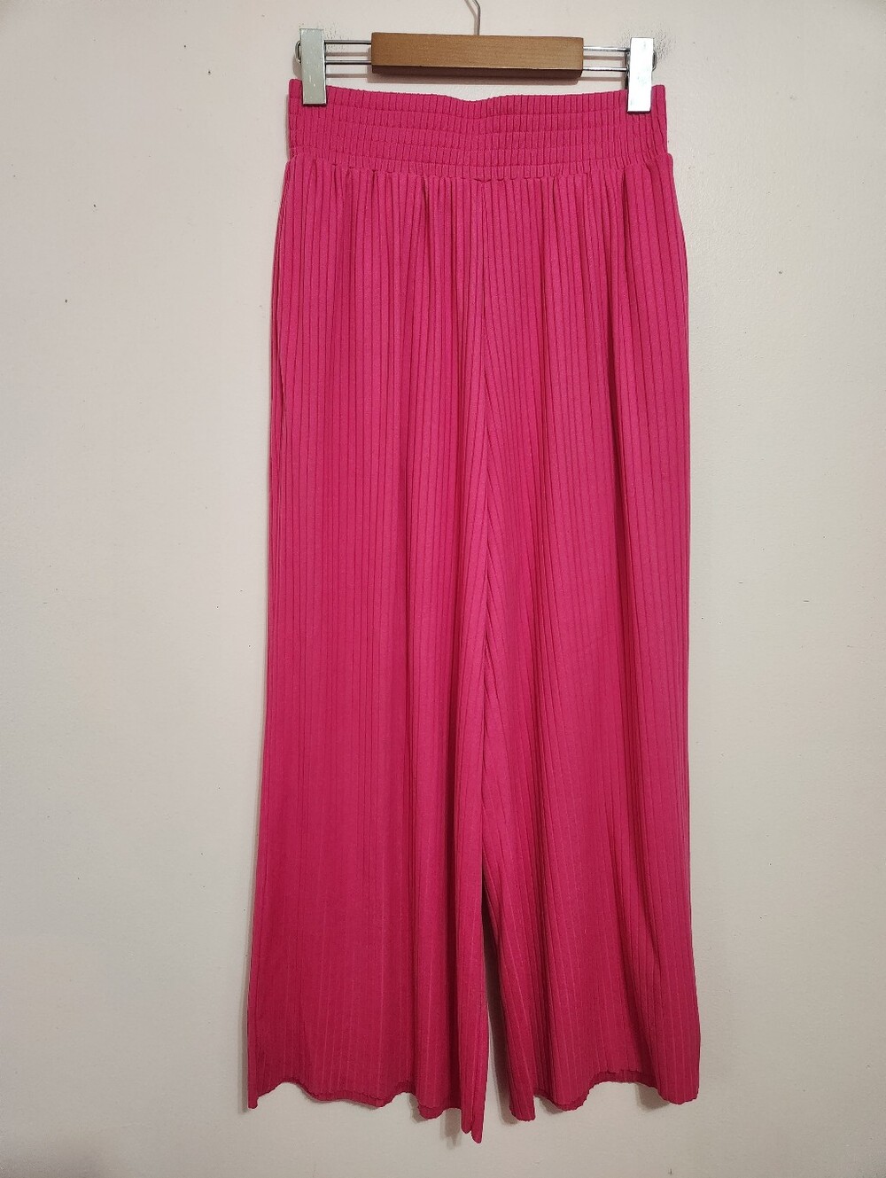 JACKSON ROWE Pink Jasmine Ribbed Plissé Wide Leg Cropped Pants Barbiecore XS